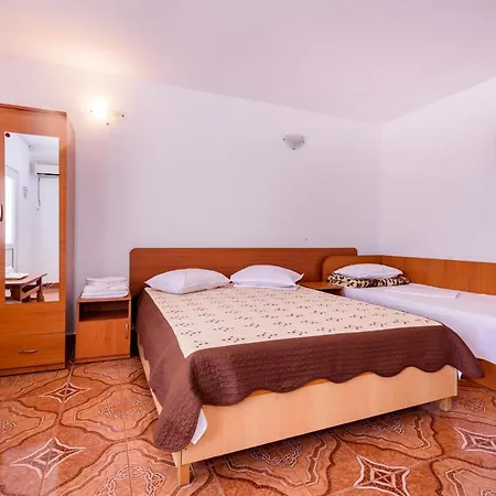 Vilele Violeta بيت ضيافة Năvodari