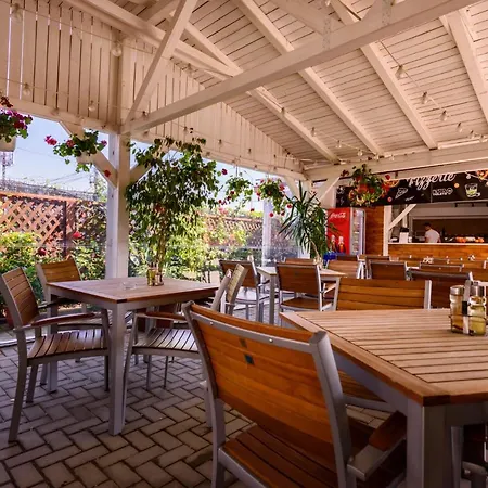 Vilele Violeta بيت ضيافة