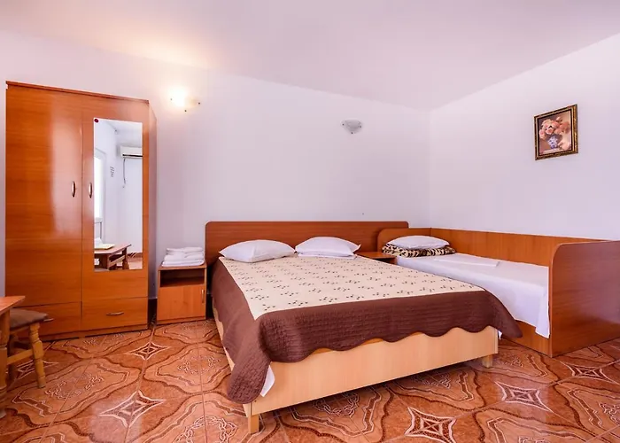 Vilele Violeta Konukevi Navodari